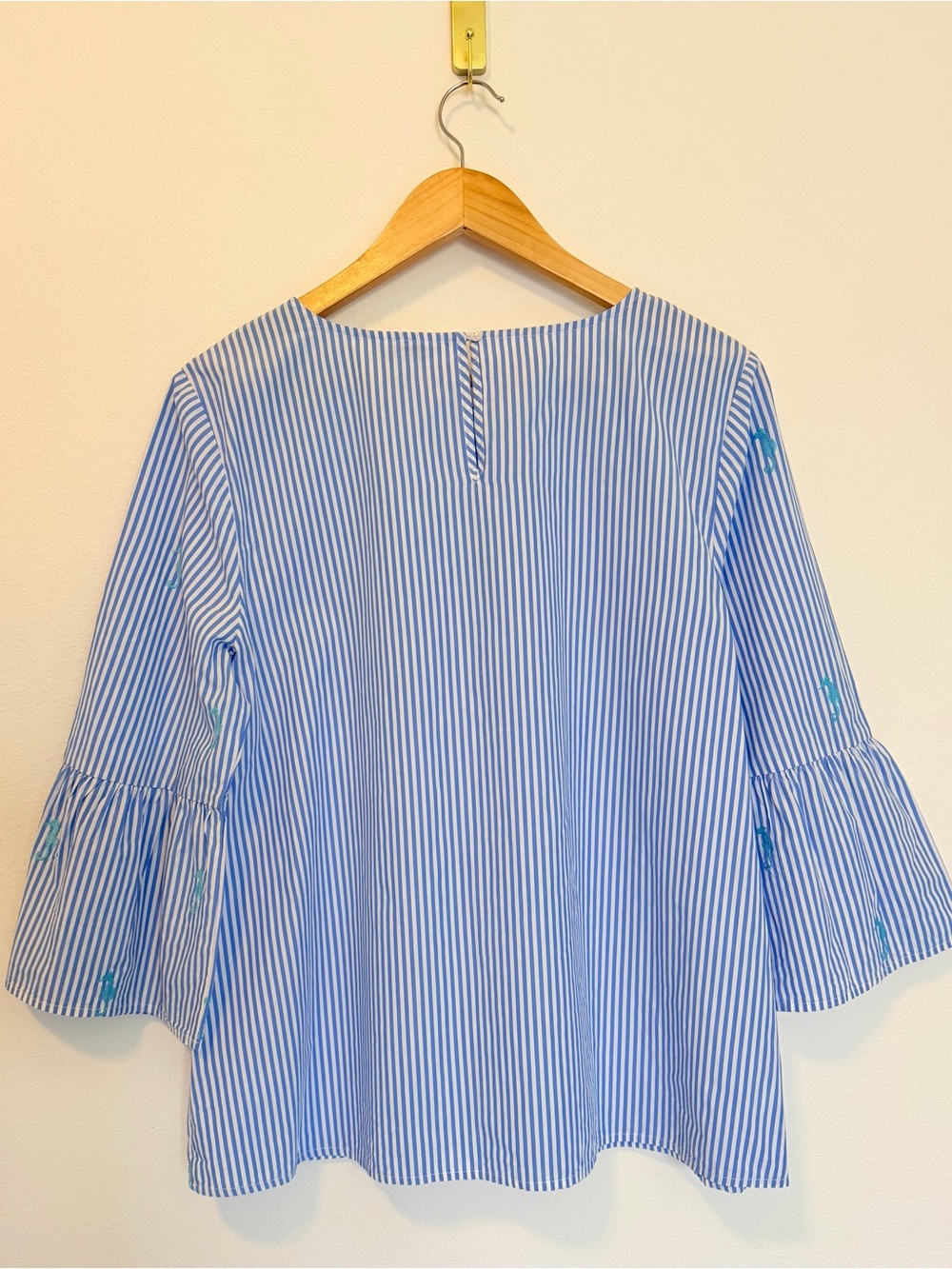 Crown & Ivy 100% cotton Blue Stripe Seahorse Bell Sleeve Blouse Size L - Picture 6 of 9
